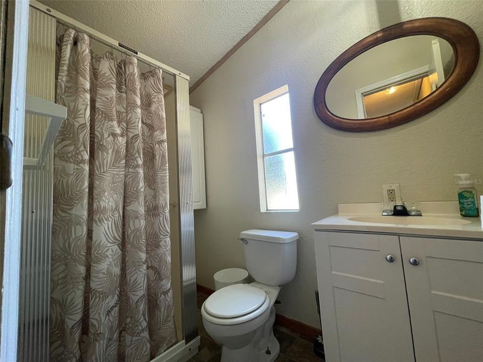 For Sale: $197,000 (3 beds, 2 baths, 1404 Square Feet)