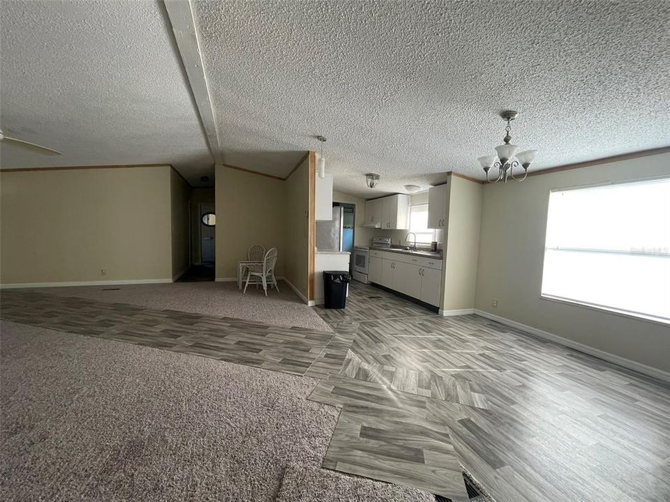 For Sale: $197,000 (3 beds, 2 baths, 1404 Square Feet)