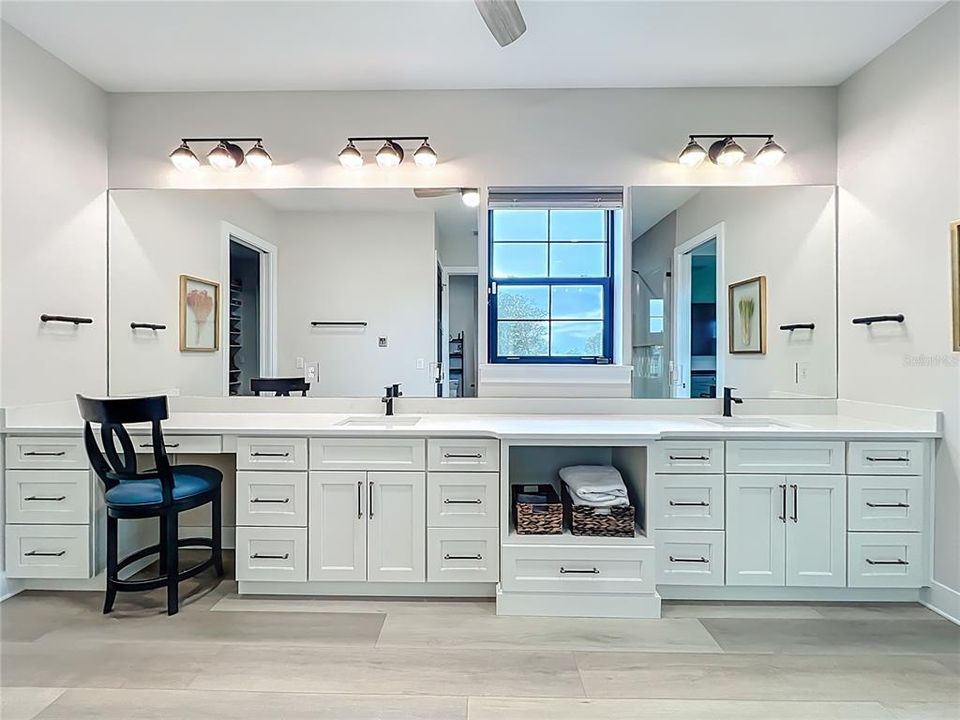 待售: $1,400,000 (4 贝兹, 4 浴室, 3912 平方英尺)