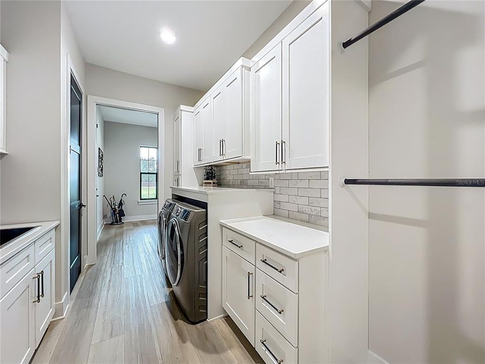 待售: $1,400,000 (4 贝兹, 4 浴室, 3912 平方英尺)