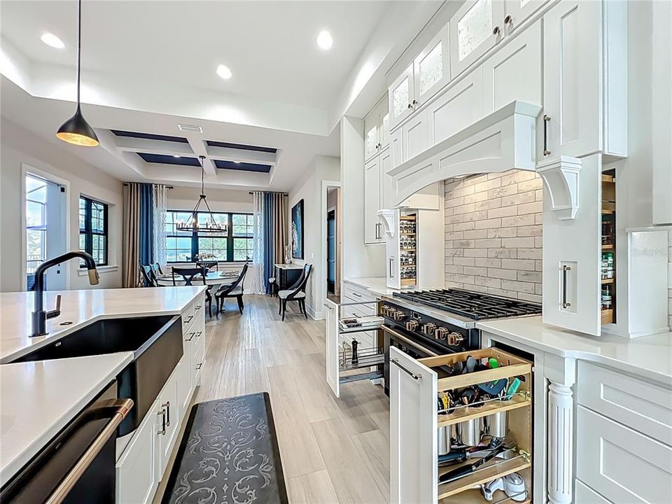 待售: $1,400,000 (4 贝兹, 4 浴室, 3912 平方英尺)