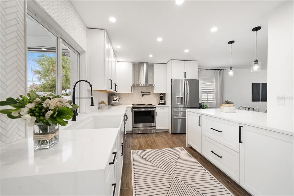 For Sale: $675,000 (3 beds, 2 baths, 1639 Square Feet)