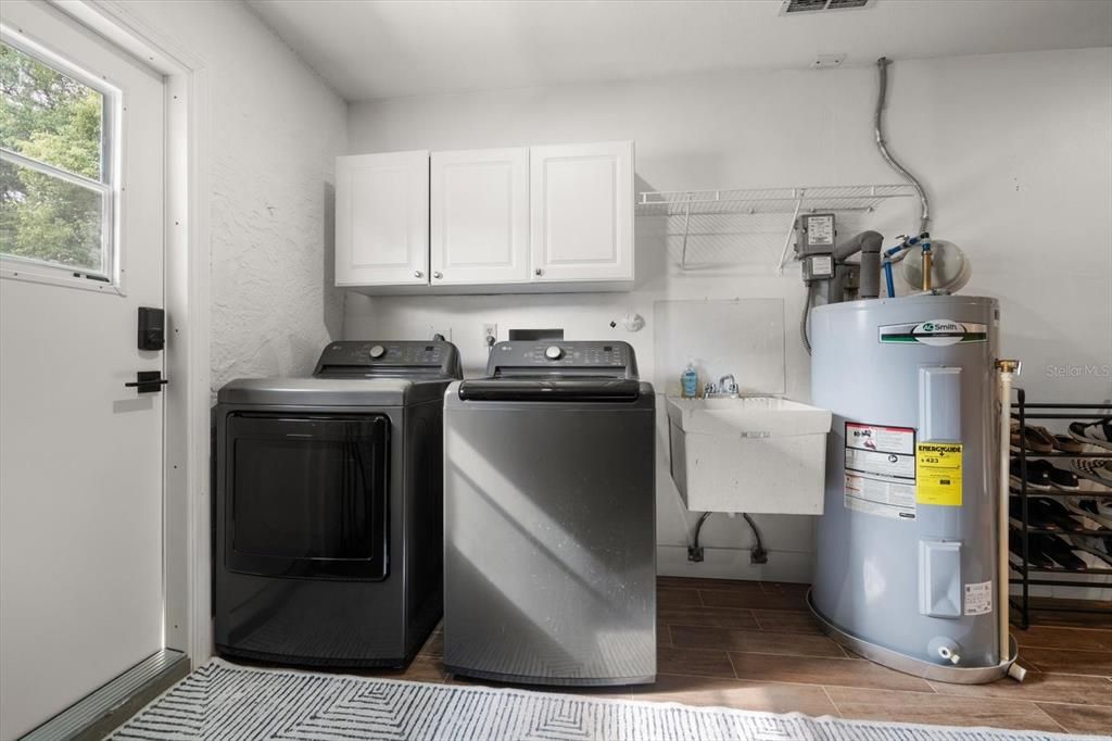 For Sale: $675,000 (3 beds, 2 baths, 1639 Square Feet)