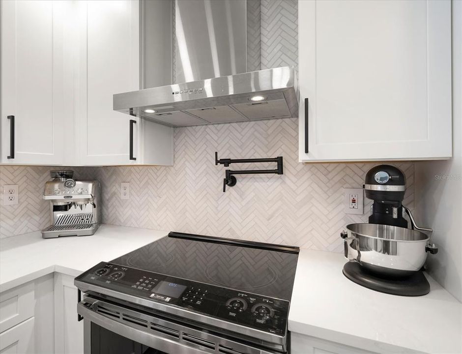 For Sale: $675,000 (3 beds, 2 baths, 1639 Square Feet)