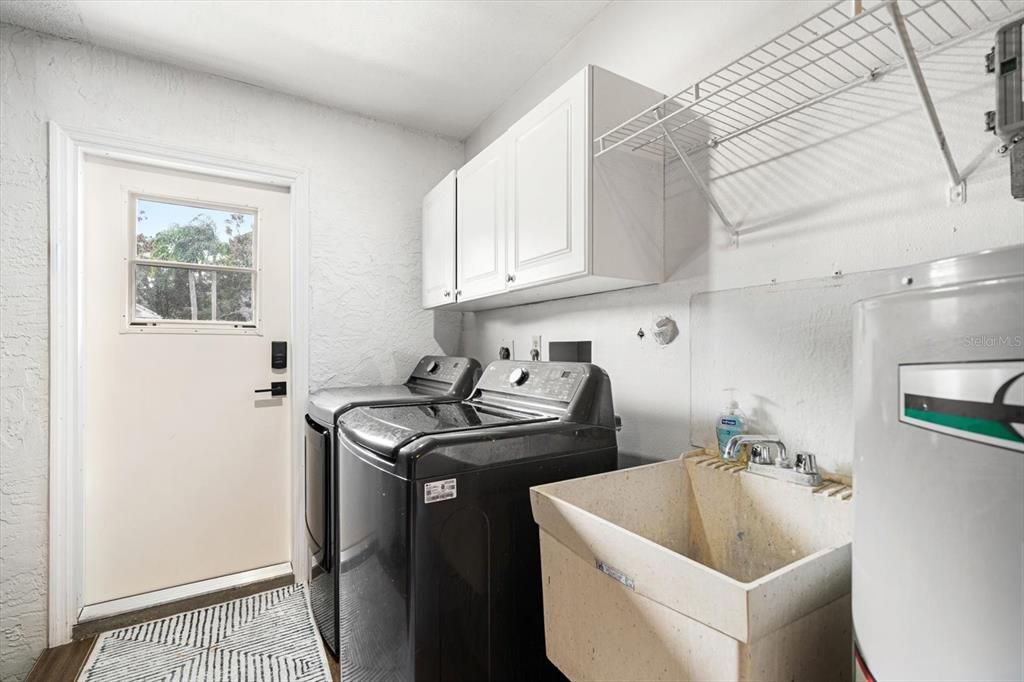 For Sale: $675,000 (3 beds, 2 baths, 1639 Square Feet)