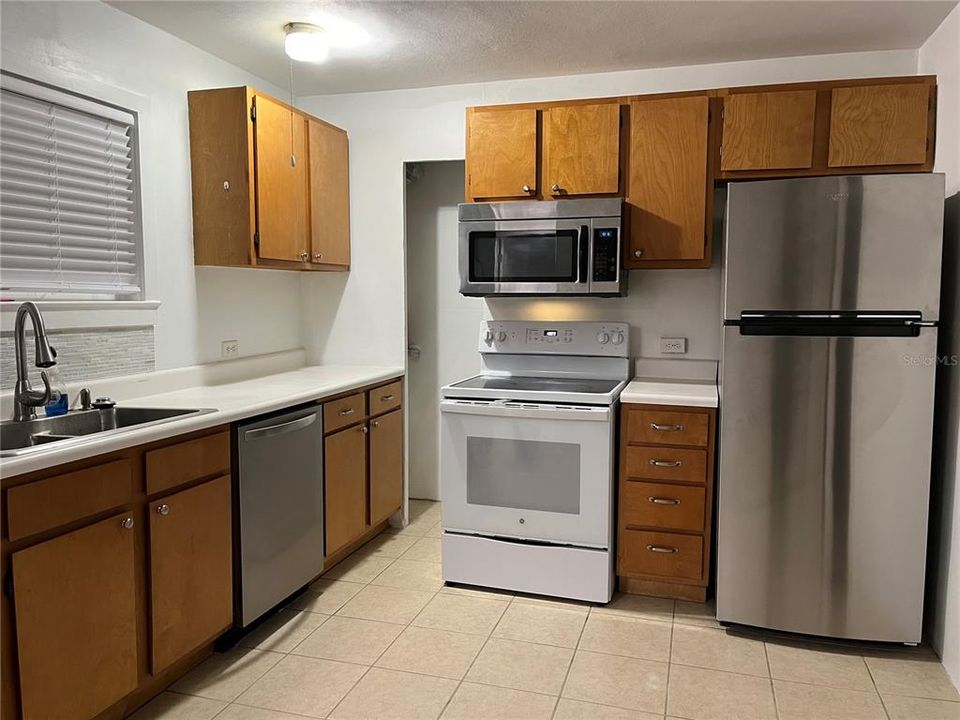 出租: $1,600 (2 贝兹, 2 浴室, 1544 平方英尺)