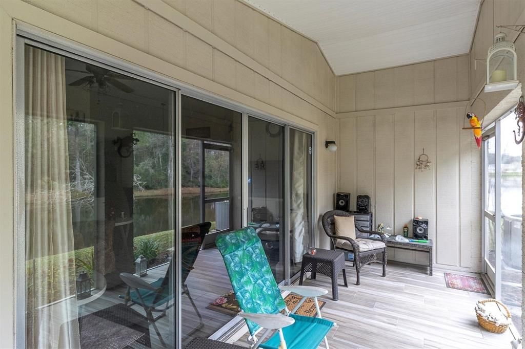 На продажу: $294,900 (2 спален, 2 ванн, 1261 Квадратных фут)