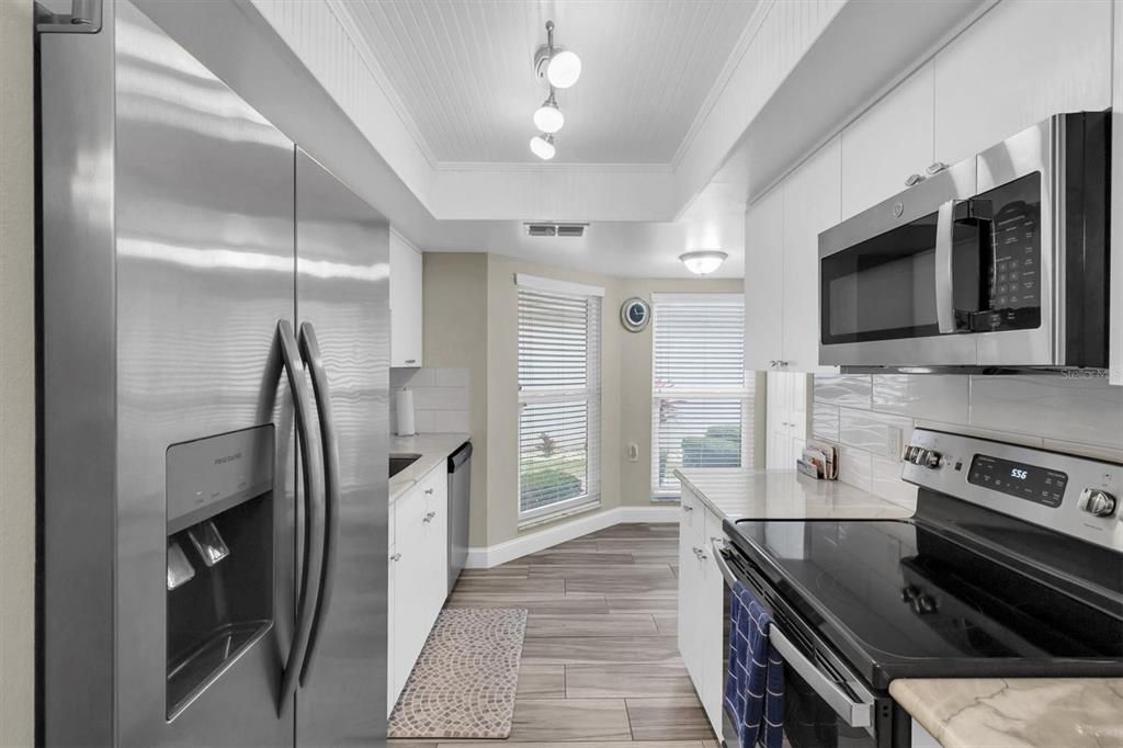 На продажу: $294,900 (2 спален, 2 ванн, 1261 Квадратных фут)