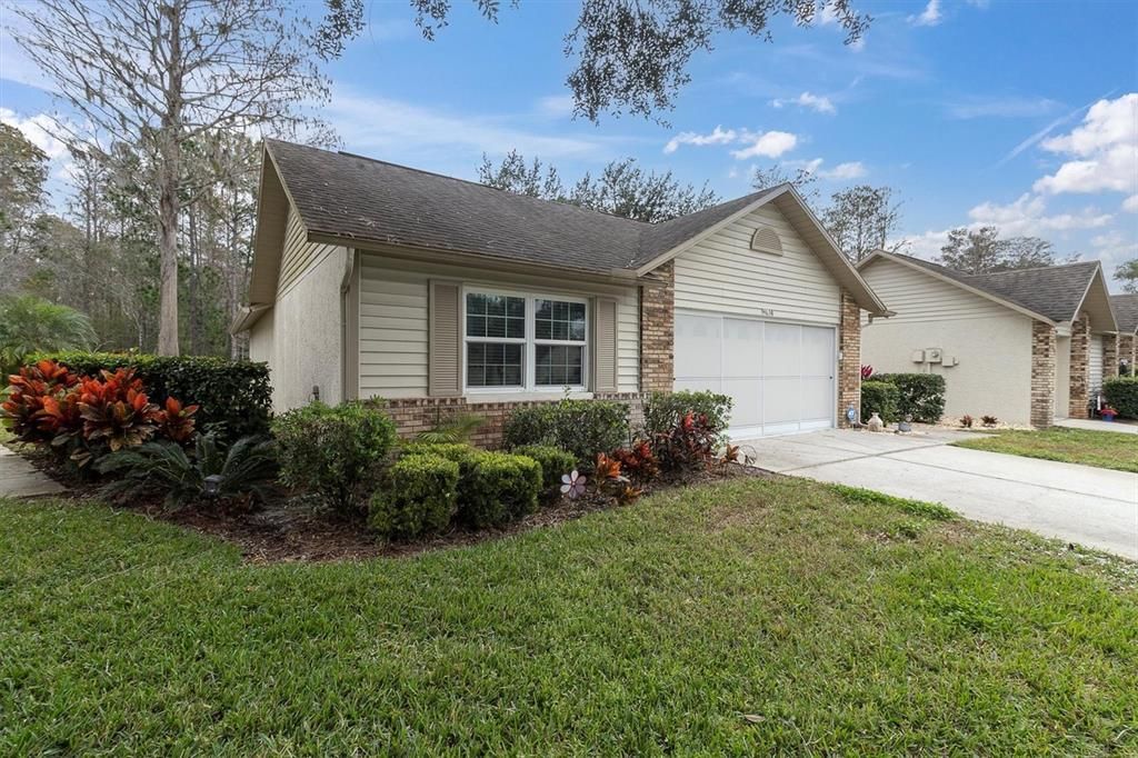 На продажу: $294,900 (2 спален, 2 ванн, 1261 Квадратных фут)