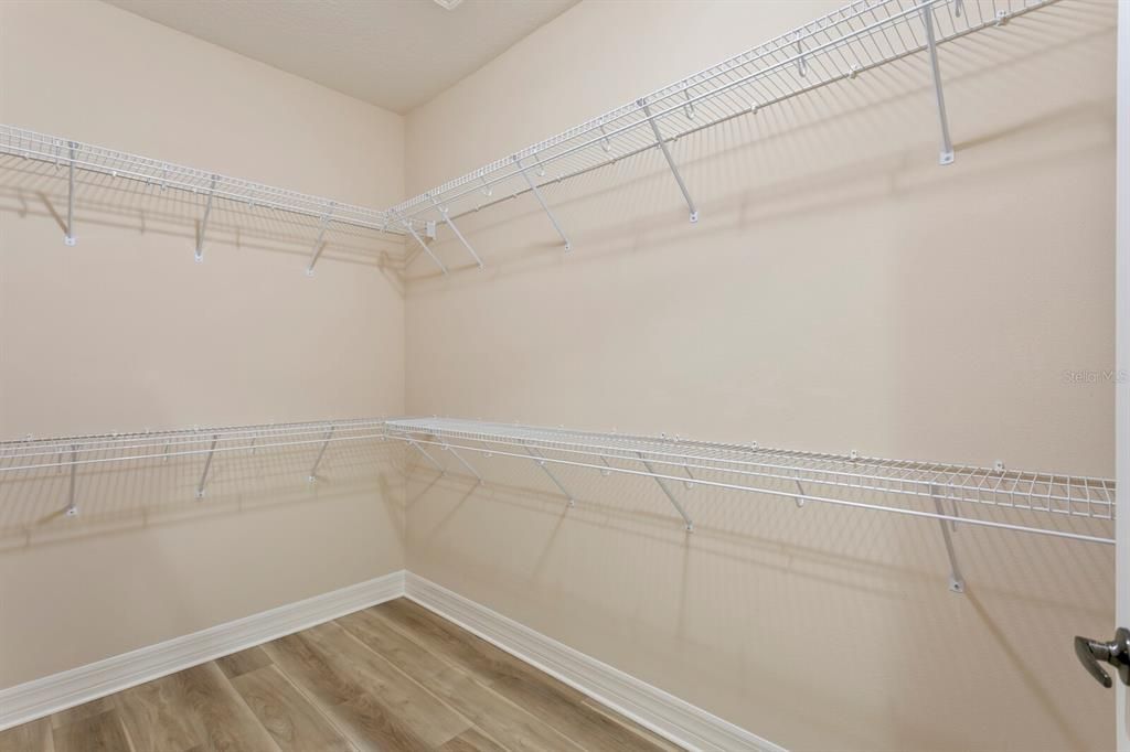 На продажу: $435,000 (3 спален, 2 ванн, 1861 Квадратных фут)