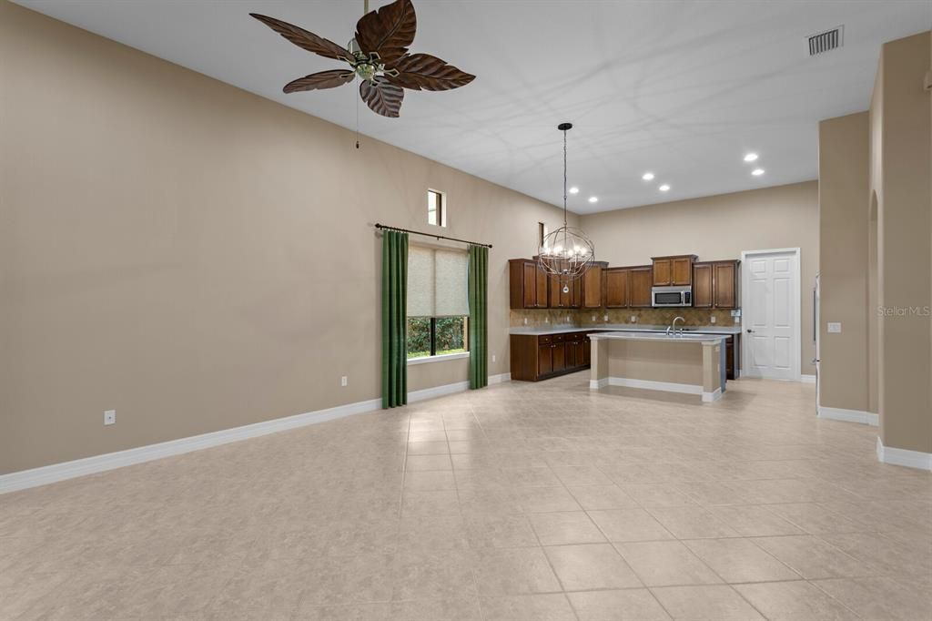 На продажу: $435,000 (3 спален, 2 ванн, 1861 Квадратных фут)