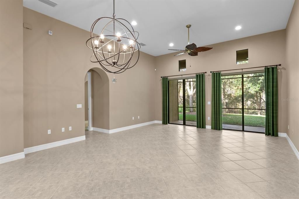 На продажу: $435,000 (3 спален, 2 ванн, 1861 Квадратных фут)