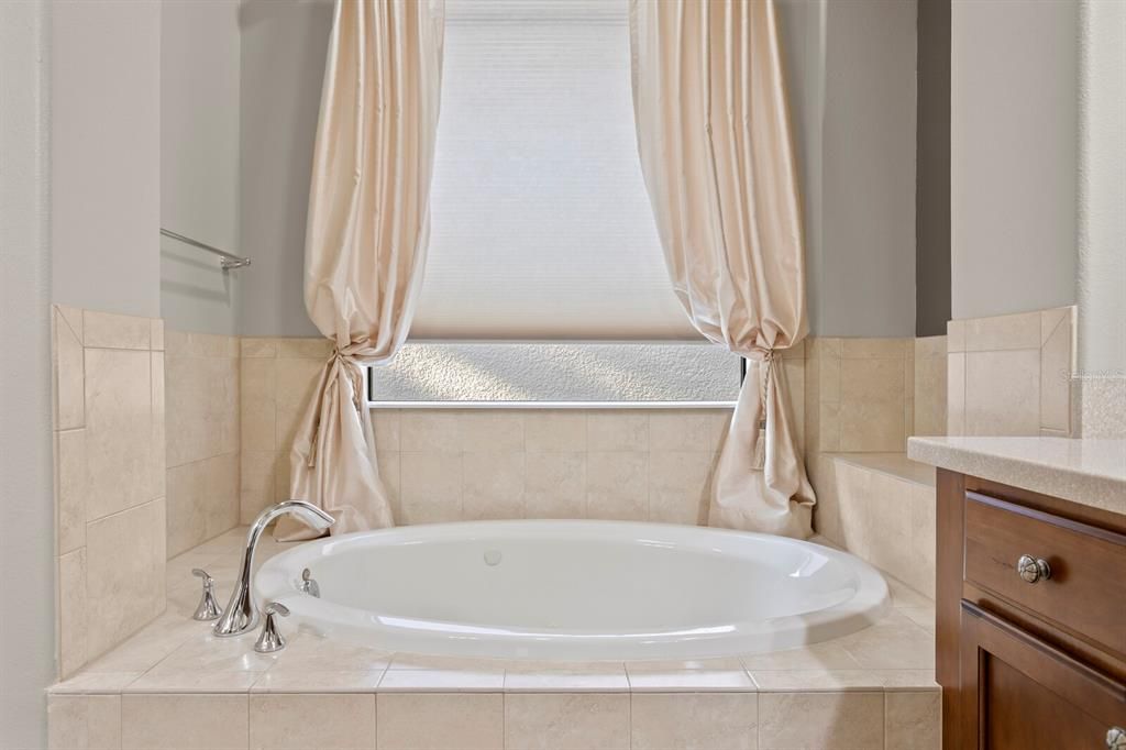 На продажу: $435,000 (3 спален, 2 ванн, 1861 Квадратных фут)