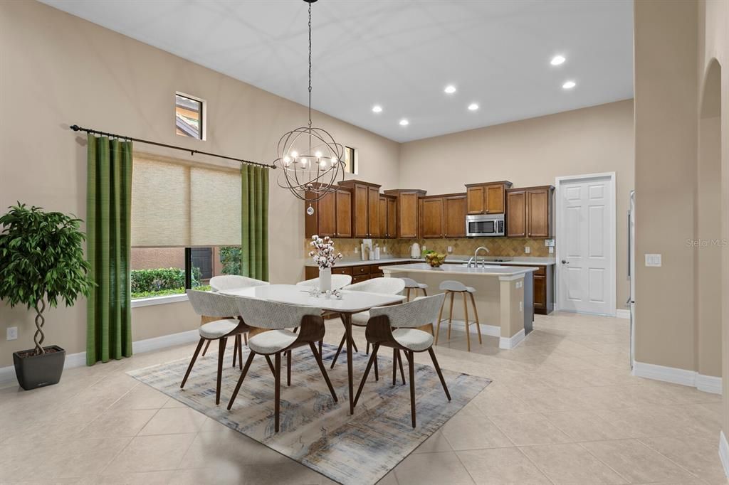 На продажу: $435,000 (3 спален, 2 ванн, 1861 Квадратных фут)