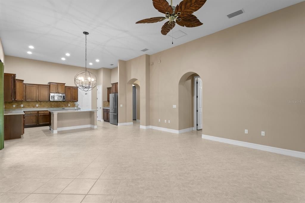 На продажу: $435,000 (3 спален, 2 ванн, 1861 Квадратных фут)