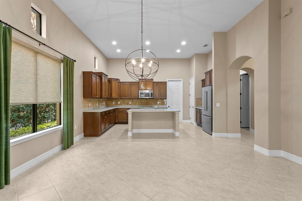 На продажу: $435,000 (3 спален, 2 ванн, 1861 Квадратных фут)