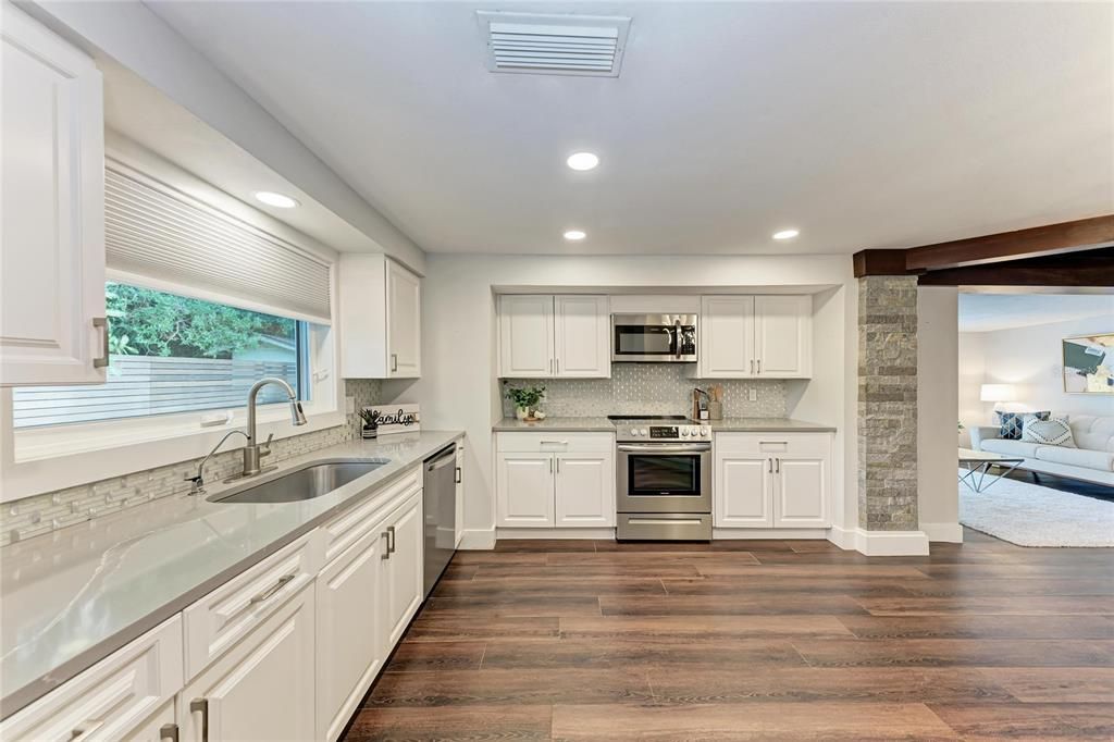 На продажу: $739,500 (3 спален, 2 ванн, 1887 Квадратных фут)