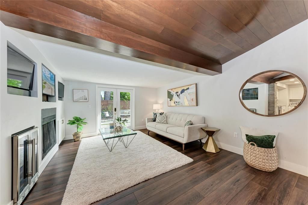 На продажу: $739,500 (3 спален, 2 ванн, 1887 Квадратных фут)