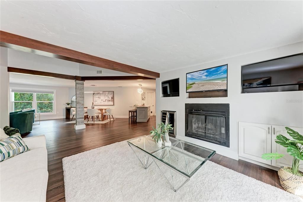 На продажу: $739,500 (3 спален, 2 ванн, 1887 Квадратных фут)