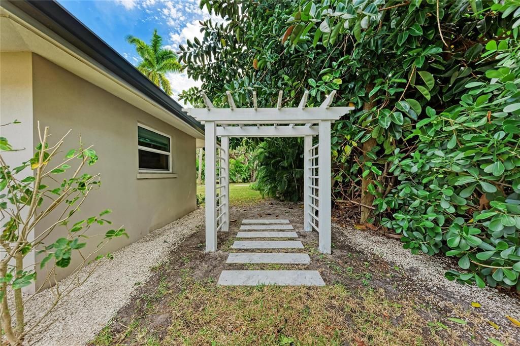 На продажу: $739,500 (3 спален, 2 ванн, 1887 Квадратных фут)