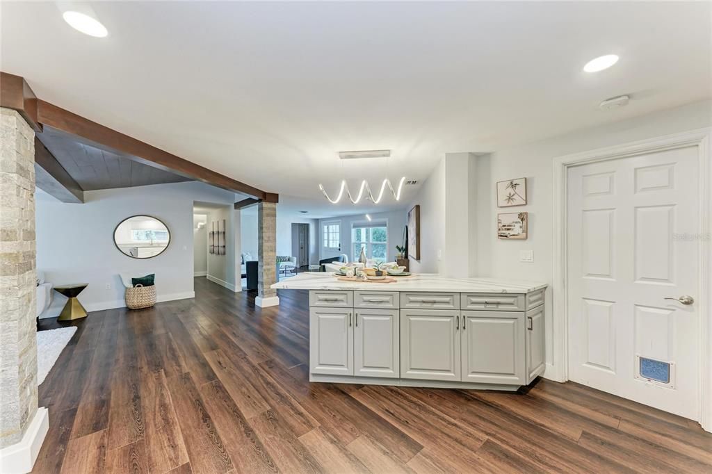 На продажу: $739,500 (3 спален, 2 ванн, 1887 Квадратных фут)