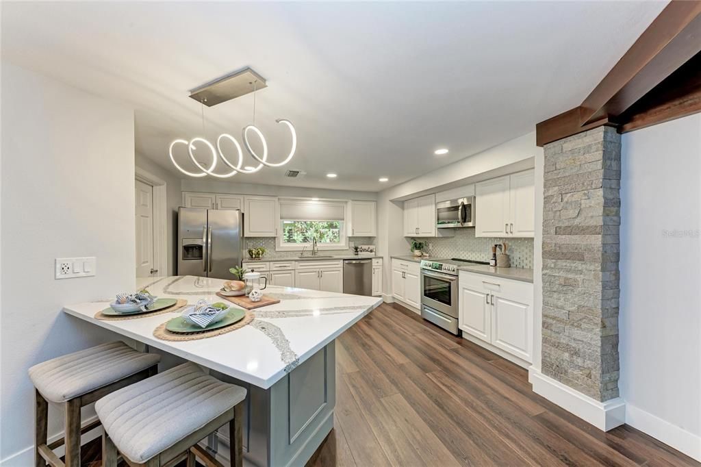 На продажу: $739,500 (3 спален, 2 ванн, 1887 Квадратных фут)