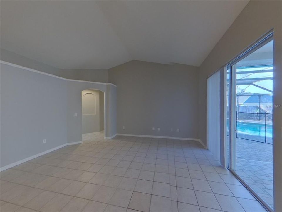 出租: $3,039 (4 贝兹, 3 浴室, 2277 平方英尺)