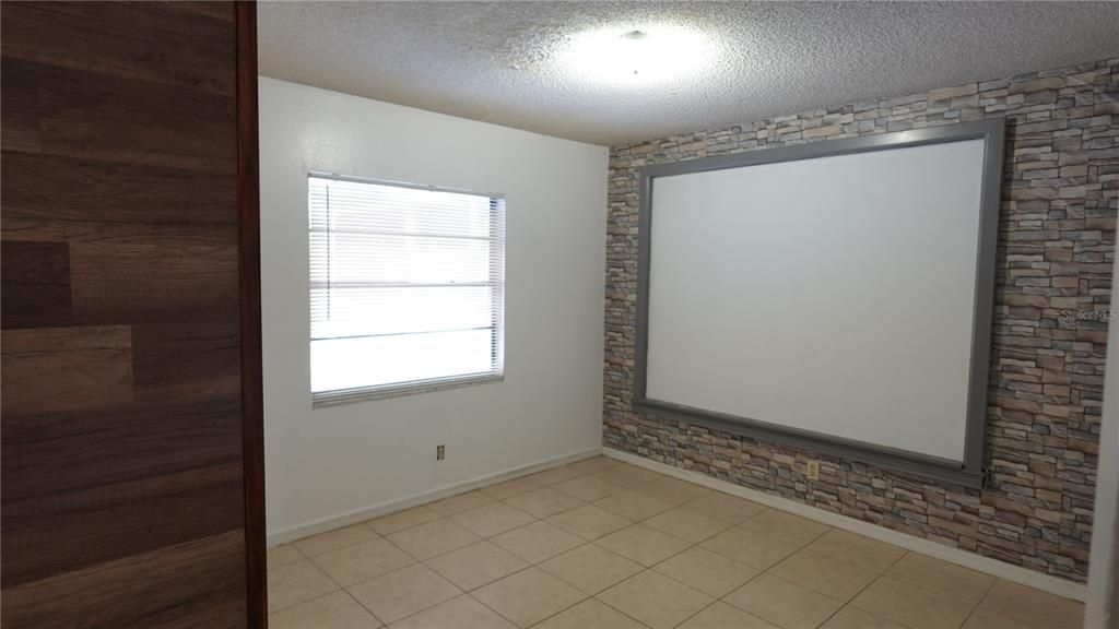 For Sale: $459,000 (5 beds, 2 baths, 2021 Square Feet)