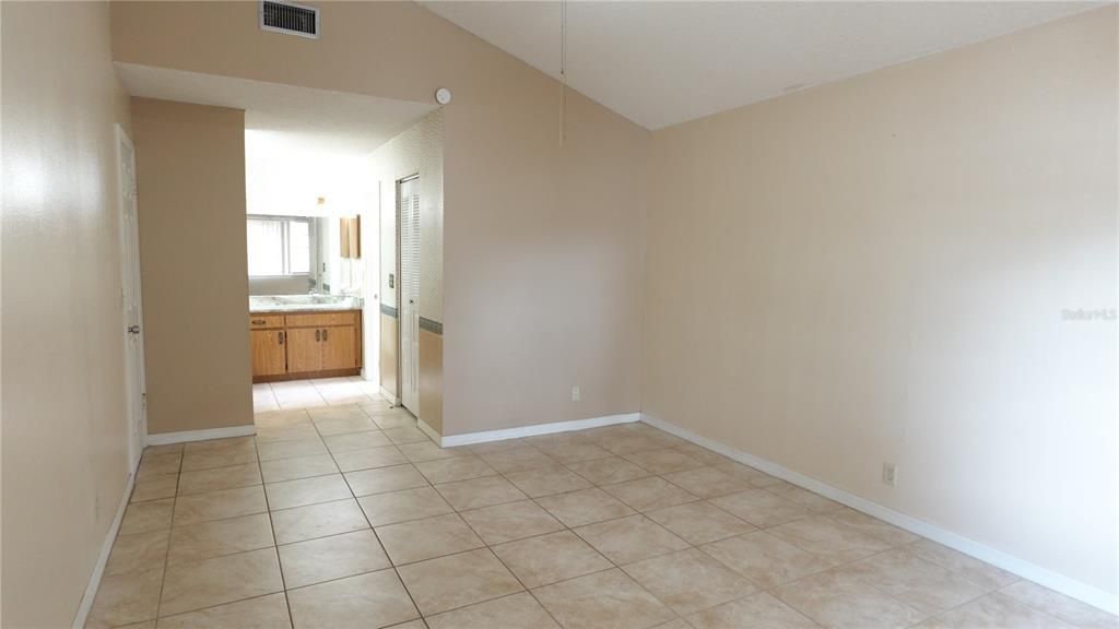 For Sale: $459,000 (5 beds, 2 baths, 2021 Square Feet)