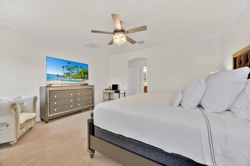 For Sale: $368,000 (3 beds, 2 baths, 1920 Square Feet)