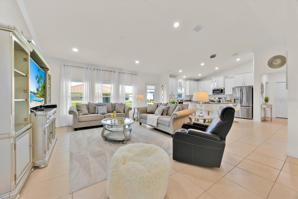 For Sale: $368,000 (3 beds, 2 baths, 1920 Square Feet)