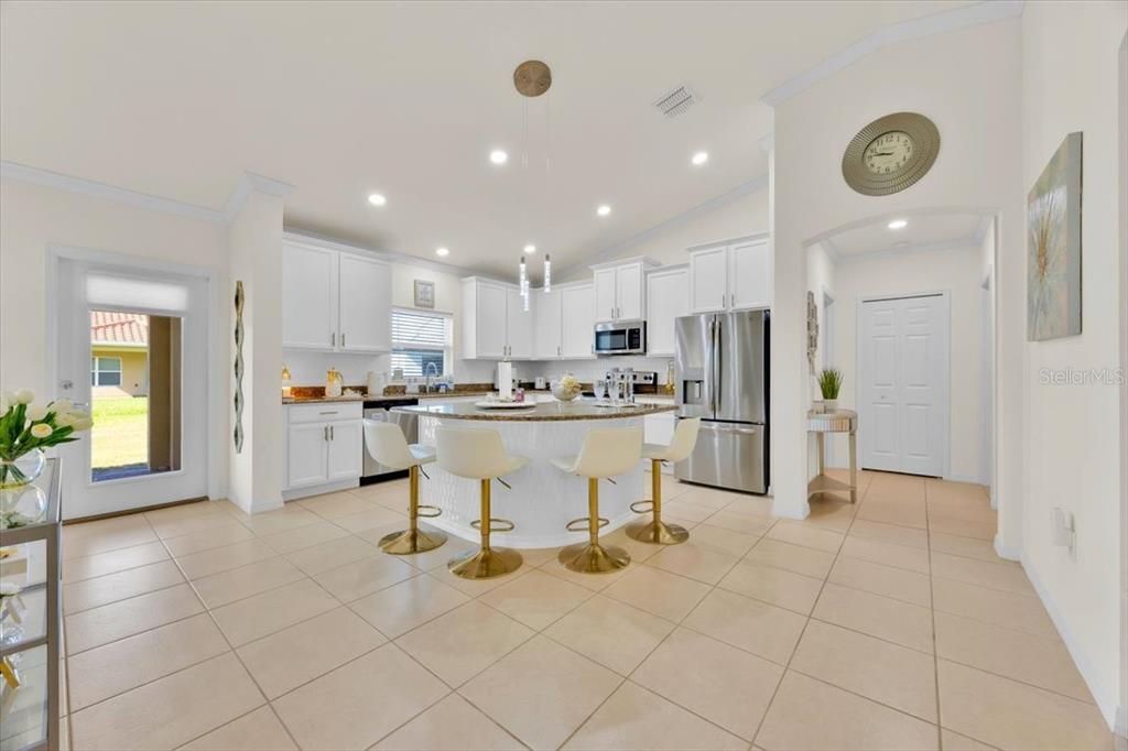 For Sale: $368,000 (3 beds, 2 baths, 1920 Square Feet)