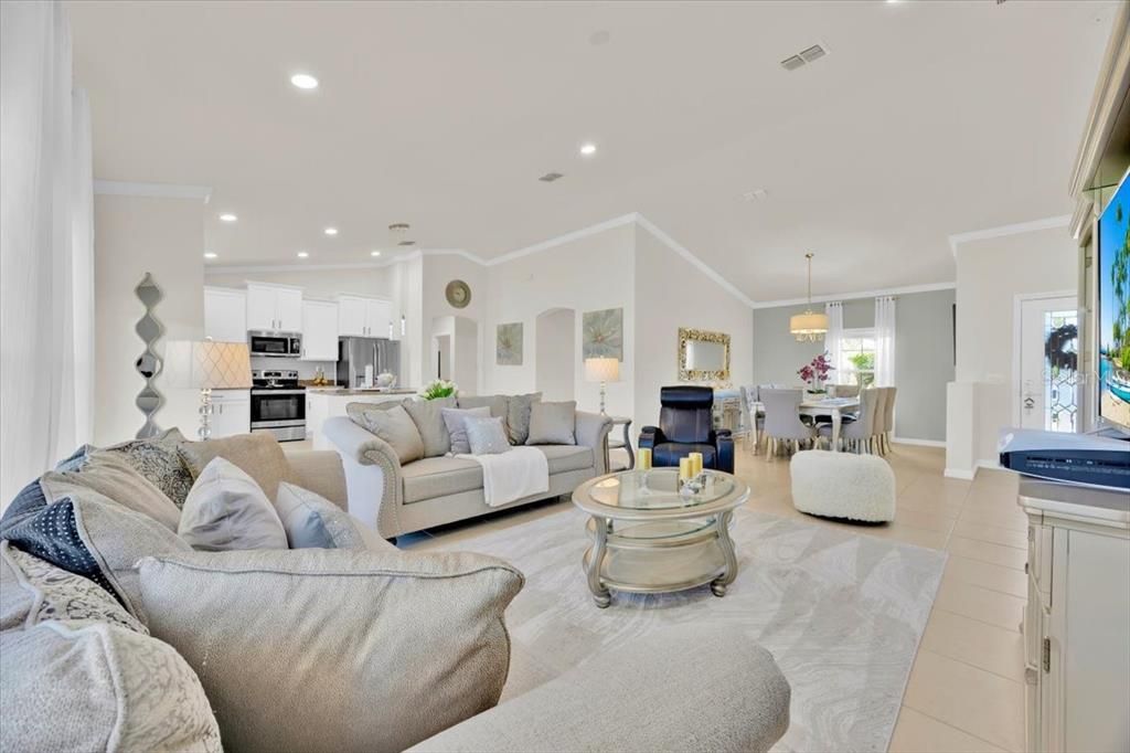 For Sale: $368,000 (3 beds, 2 baths, 1920 Square Feet)