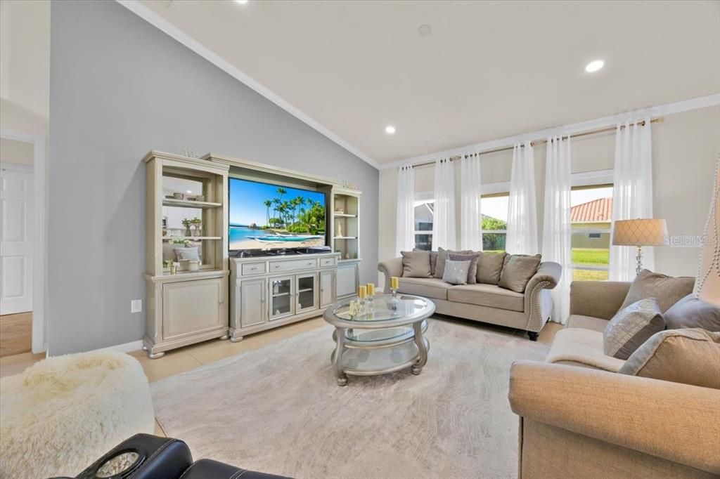 For Sale: $368,000 (3 beds, 2 baths, 1920 Square Feet)