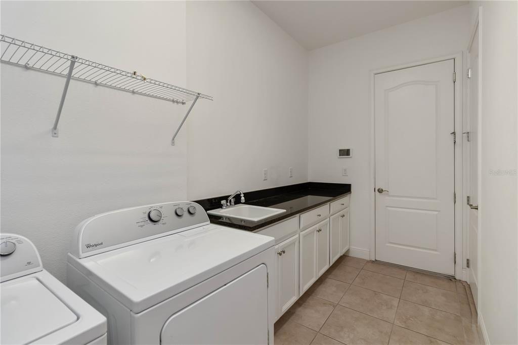 For Rent: $2,000 (2 beds, 2 baths, 1346 Square Feet)