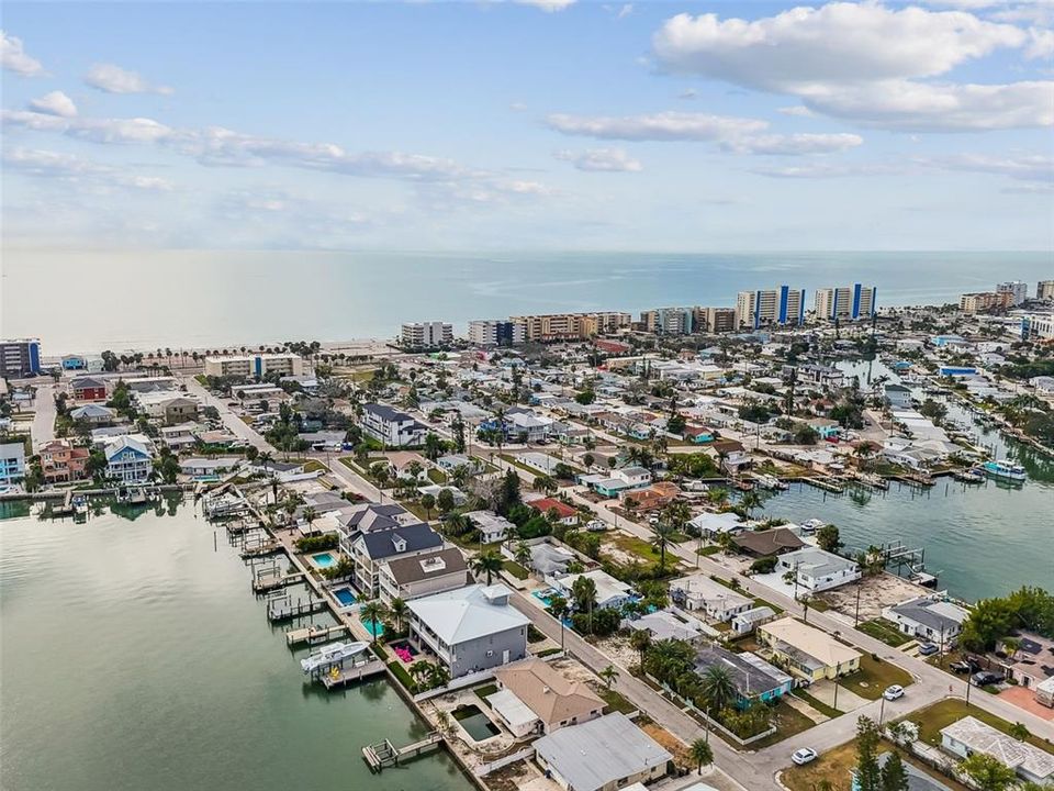 En Venta: $875,000 (3 camas, 2 baños, 2028 Pies cuadrados)