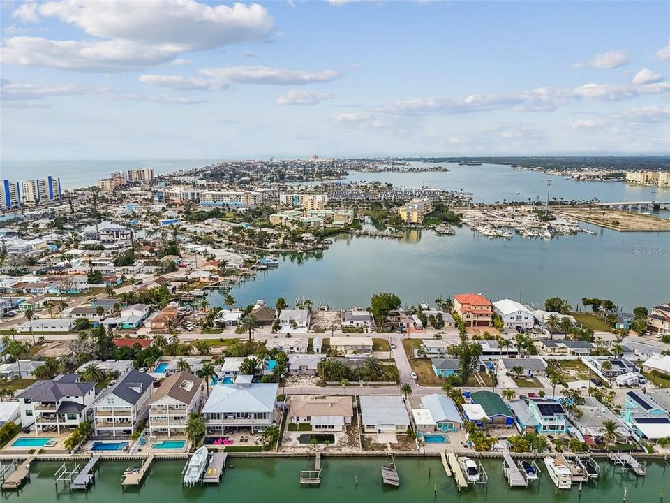 En Venta: $875,000 (3 camas, 2 baños, 2028 Pies cuadrados)