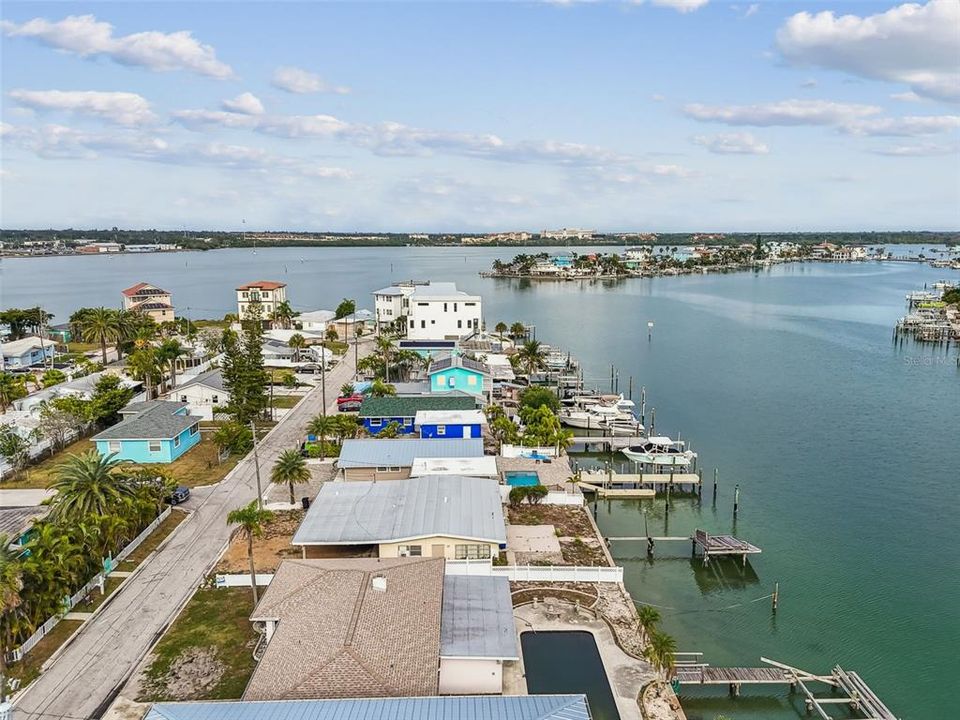 En Venta: $875,000 (3 camas, 2 baños, 2028 Pies cuadrados)