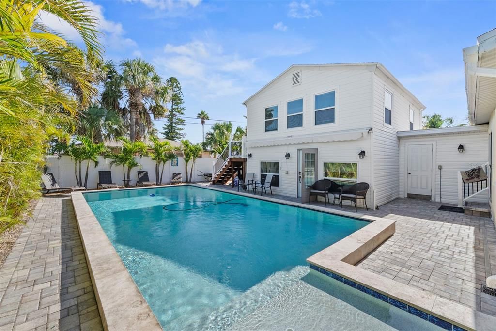 For Sale: $1,098,000 (3 beds, 2 baths, 1876 Square Feet)