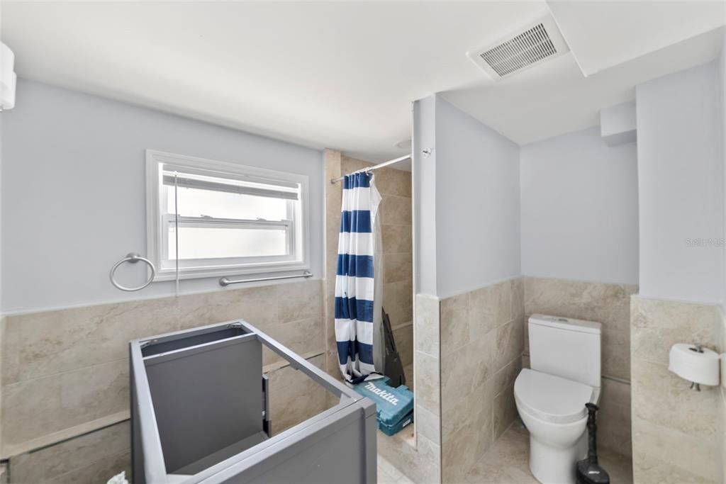 For Sale: $1,098,000 (3 beds, 2 baths, 1876 Square Feet)