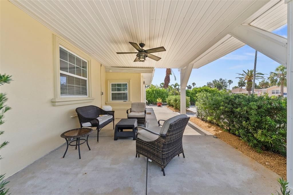 For Sale: $1,098,000 (3 beds, 2 baths, 1876 Square Feet)