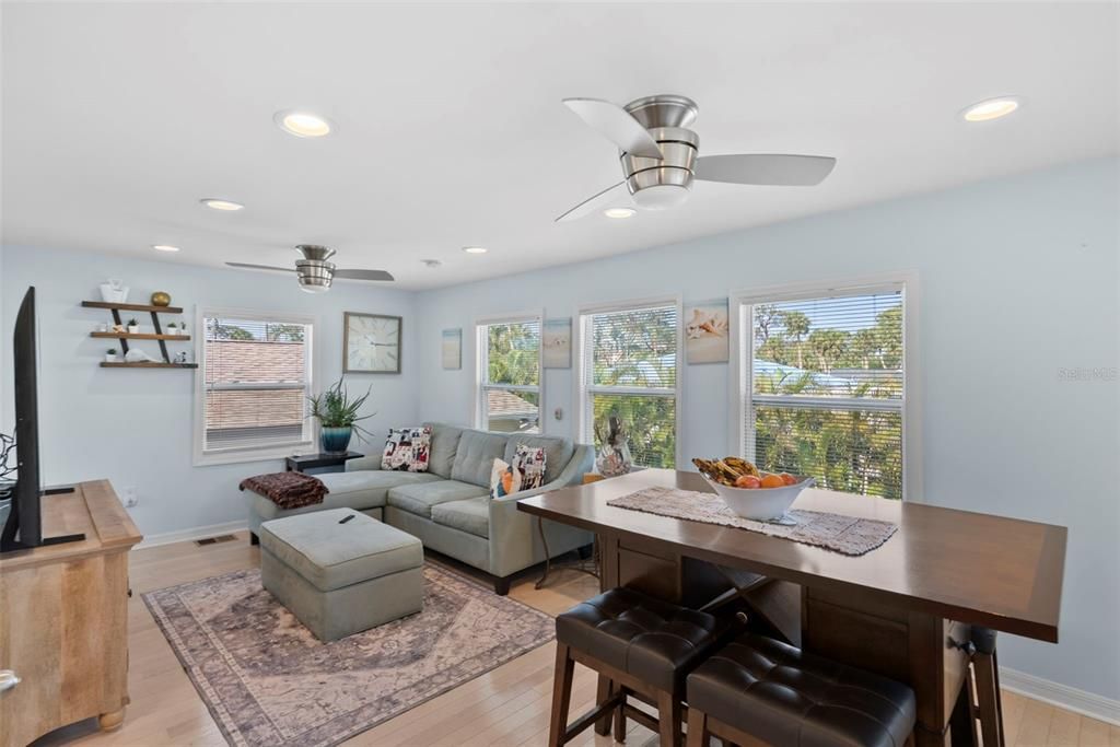 For Sale: $1,098,000 (3 beds, 2 baths, 1876 Square Feet)