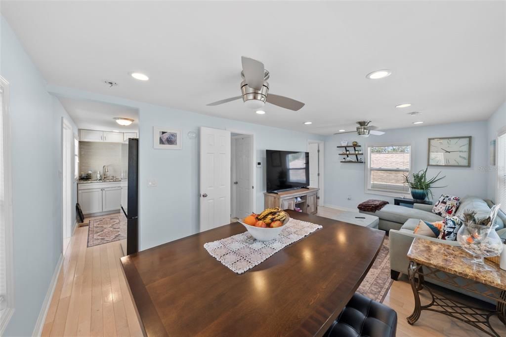 For Sale: $1,098,000 (3 beds, 2 baths, 1876 Square Feet)