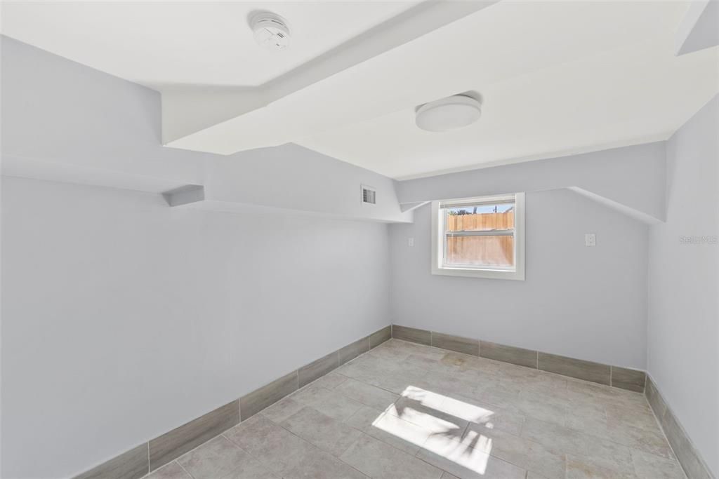 For Sale: $1,098,000 (3 beds, 2 baths, 1876 Square Feet)