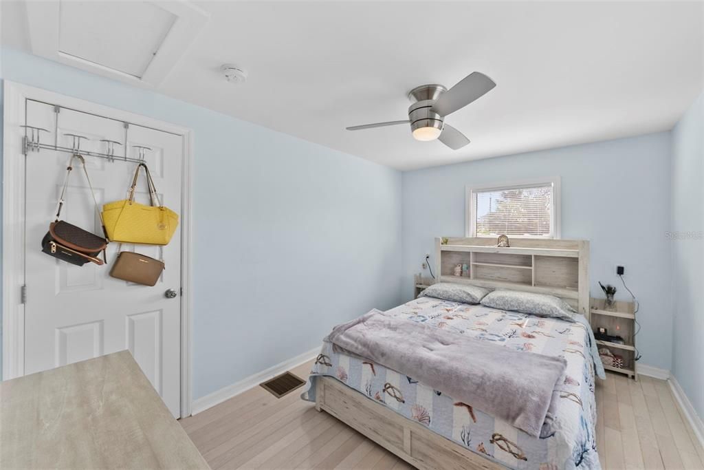 For Sale: $1,098,000 (3 beds, 2 baths, 1876 Square Feet)