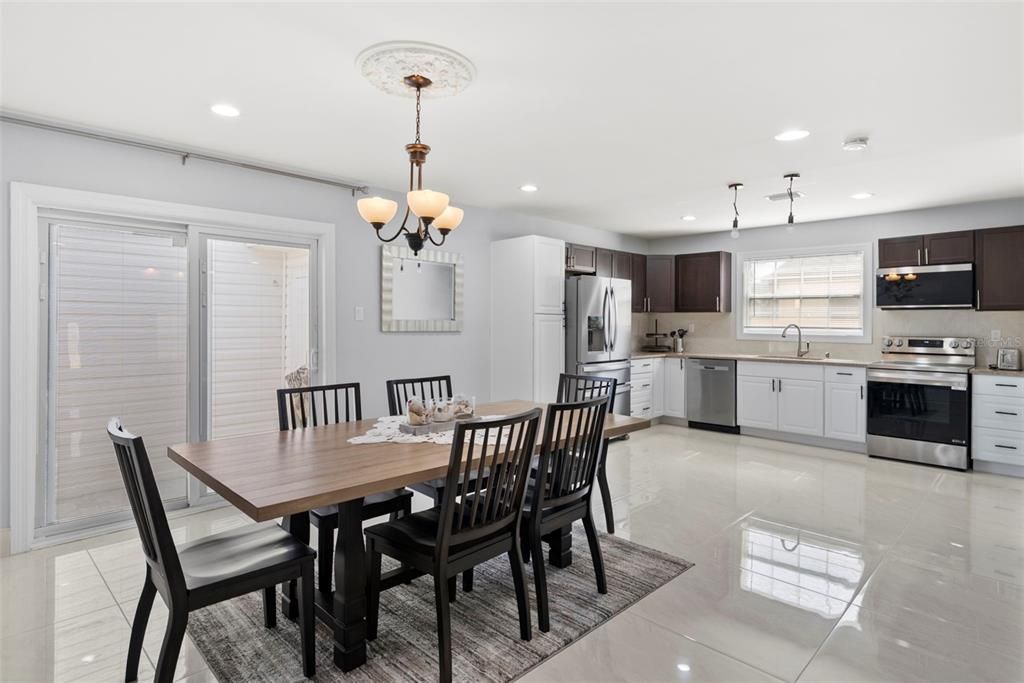 For Sale: $1,098,000 (3 beds, 2 baths, 1876 Square Feet)