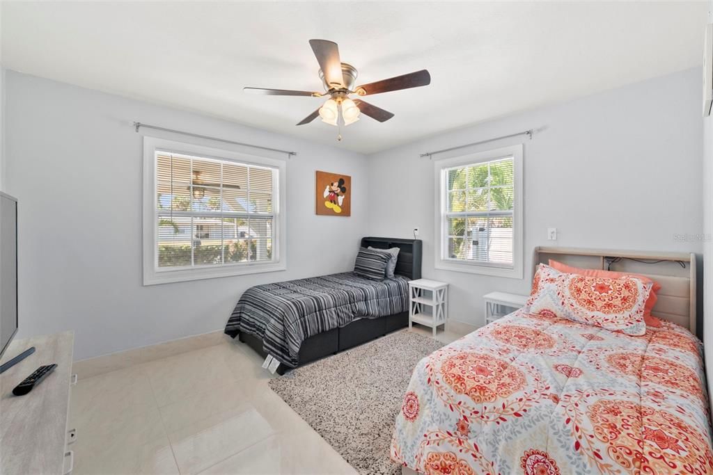 For Sale: $1,098,000 (3 beds, 2 baths, 1876 Square Feet)