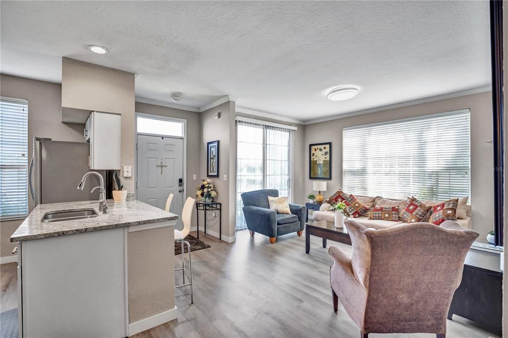 For Sale: $280,000 (2 beds, 2 baths, 1140 Square Feet)