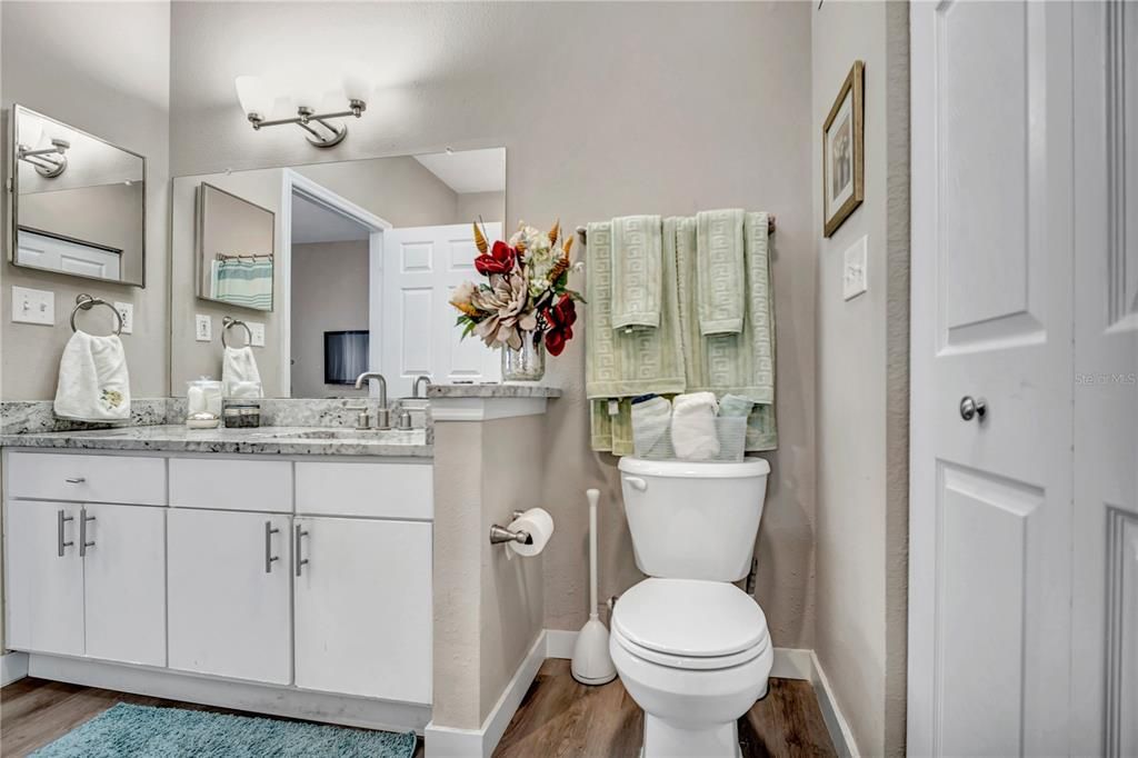 For Sale: $280,000 (2 beds, 2 baths, 1140 Square Feet)