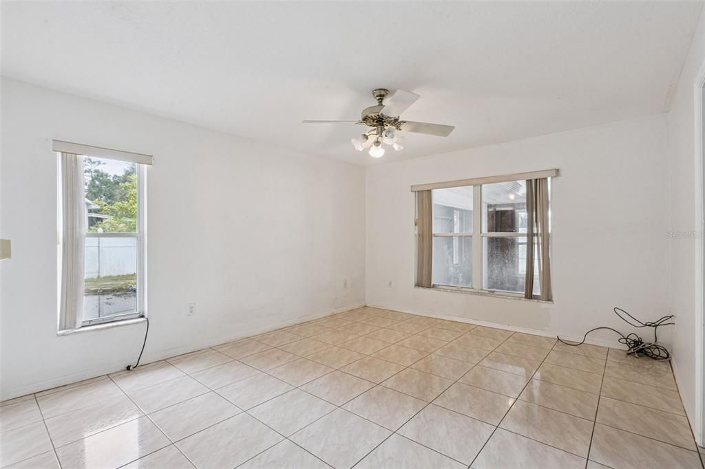 На продажу: $325,000 (3 спален, 2 ванн, 1552 Квадратных фут)